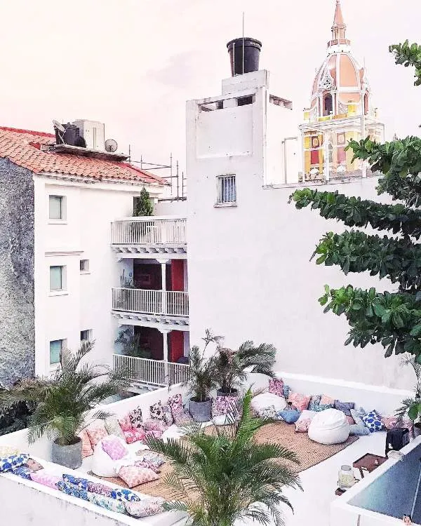 El blanco como un color puro y mágico para exteriores