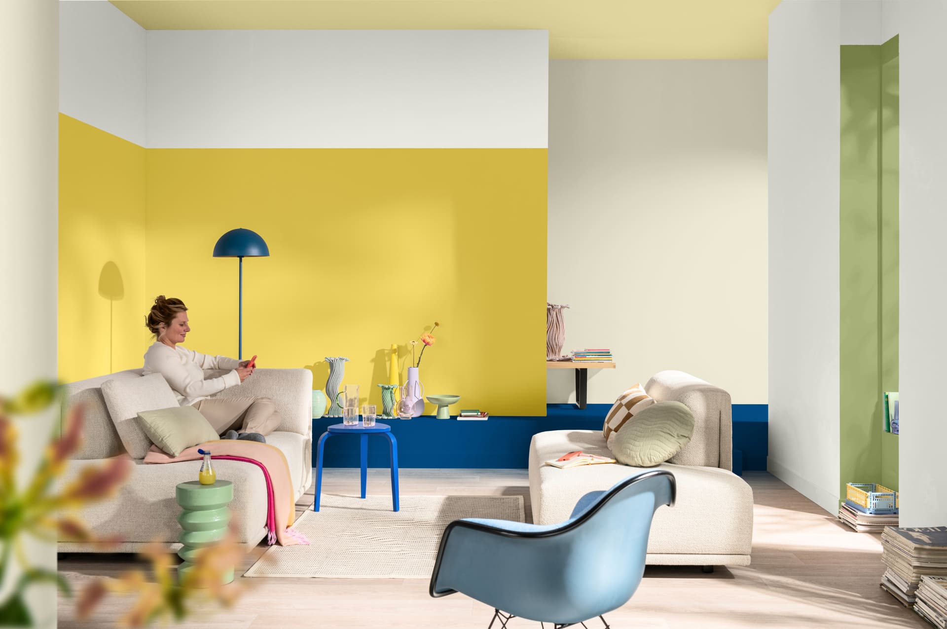 Pintando de manera creativa con los azules de Pintuco 2026